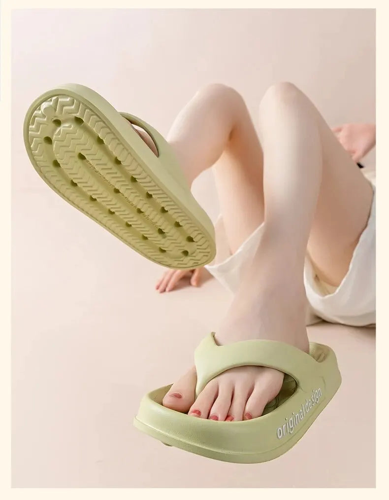 Chinelo feminino de plataforma antiderrapante, cor sólida, para uso interno