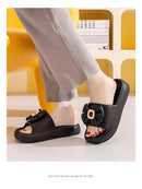 Chinelo feminino  versátil, moderno e charmoso com laço, perfeito para usar em casa ou na praia